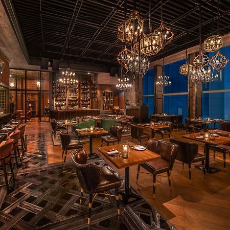 The St. Regis Mumbai Hotel Eksteriør billede The interior of the restaurant