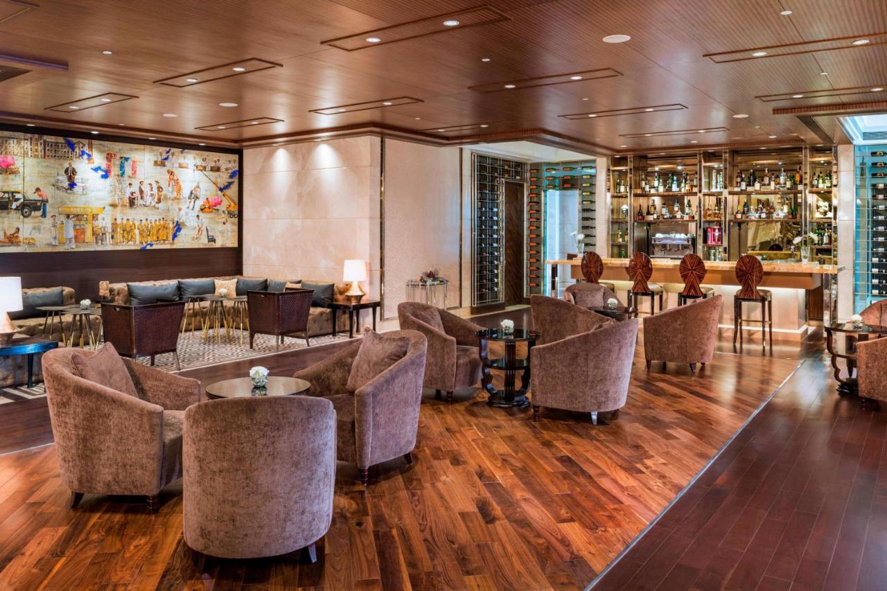 The St. Regis Mumbai Hotel Eksteriør billede The Wine Bar
