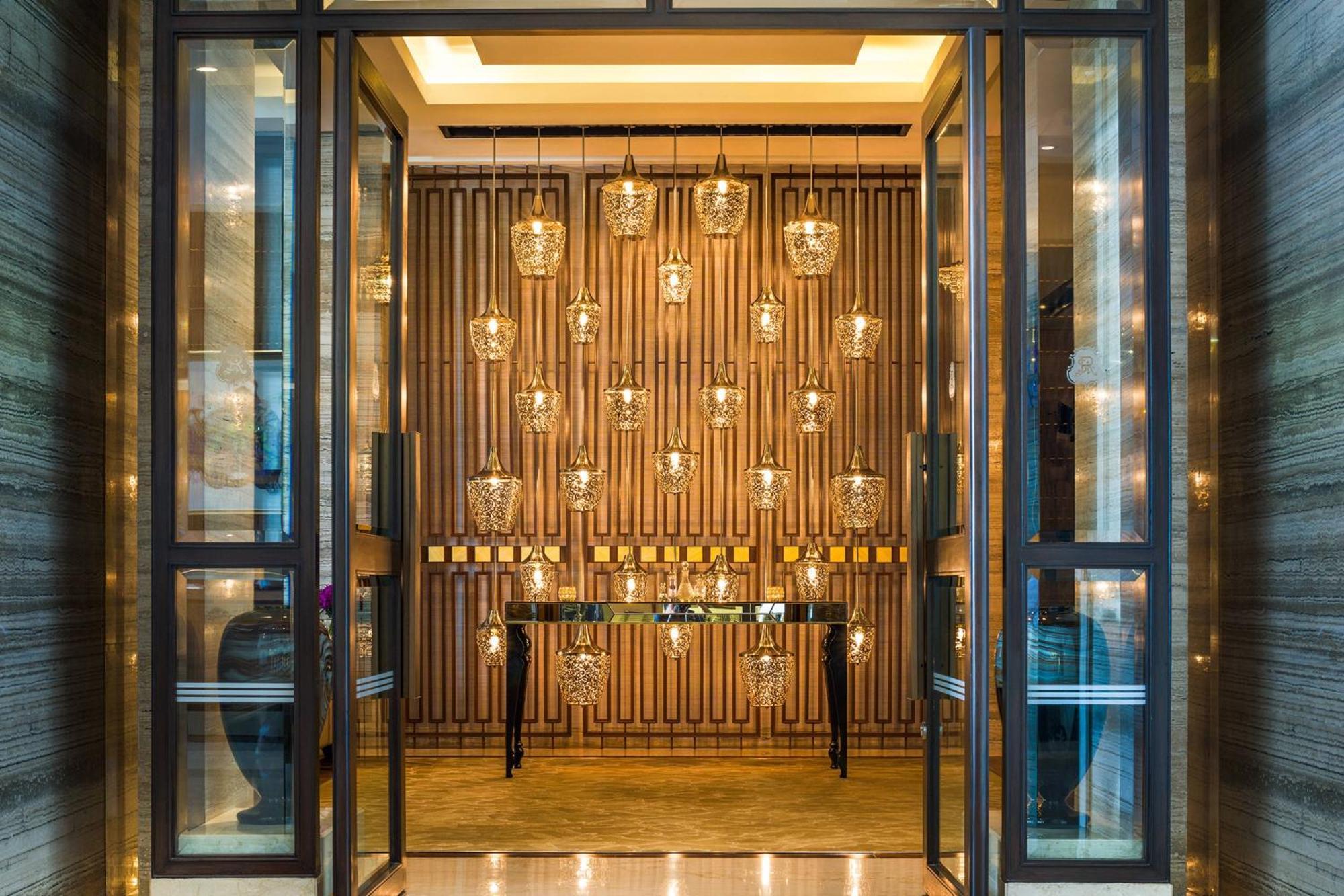 The St. Regis Mumbai Hotel Eksteriør billede Entrance to the hotel